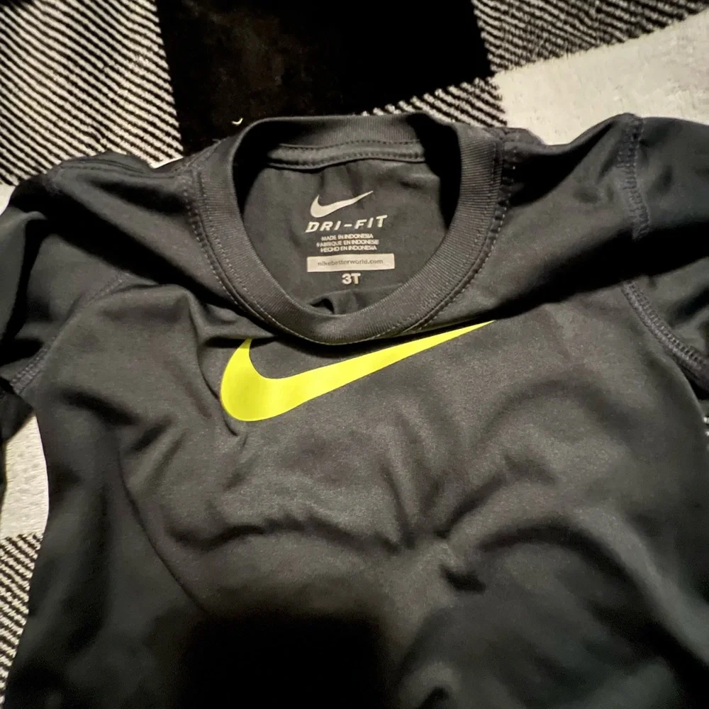 Nike dri fit - Picture 2 of 2